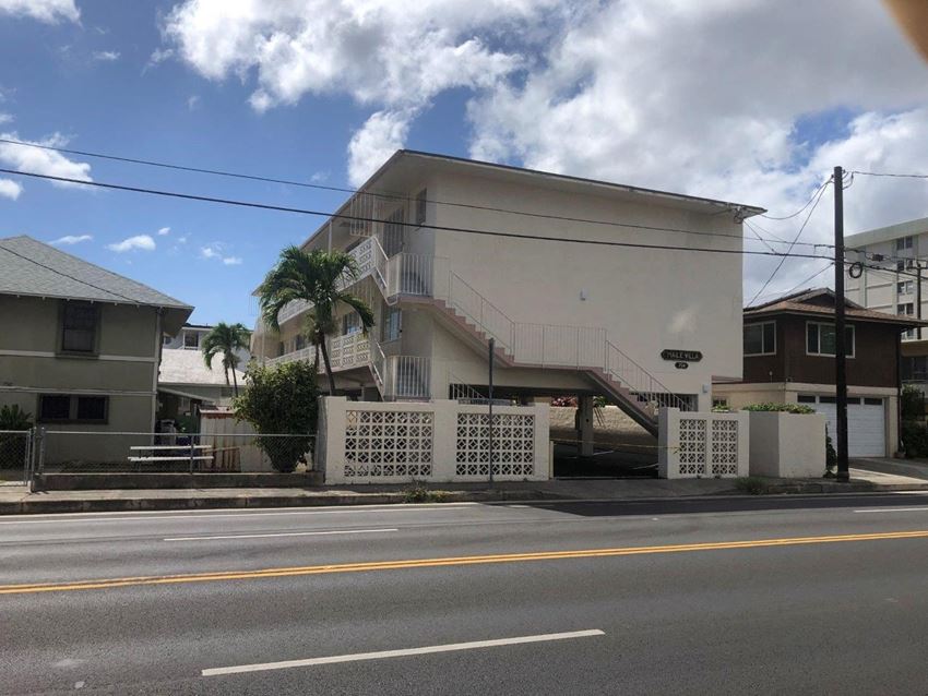 754 McCully Apartments